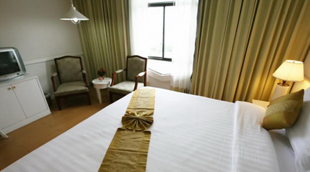 Grand Diamond City Hotel & Casino Poipet Esterno foto